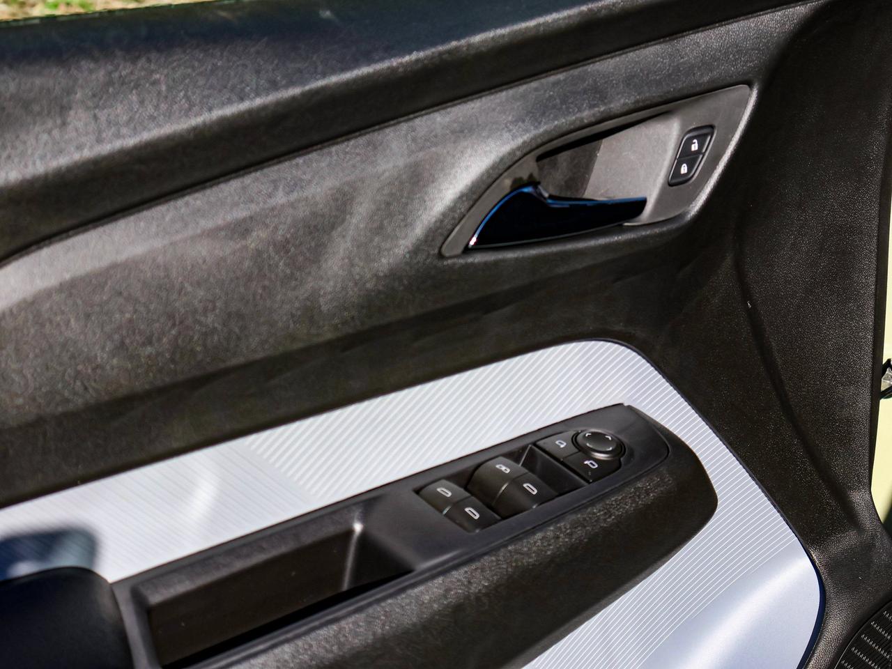 2027 Chevrolet Bolt LT Photo