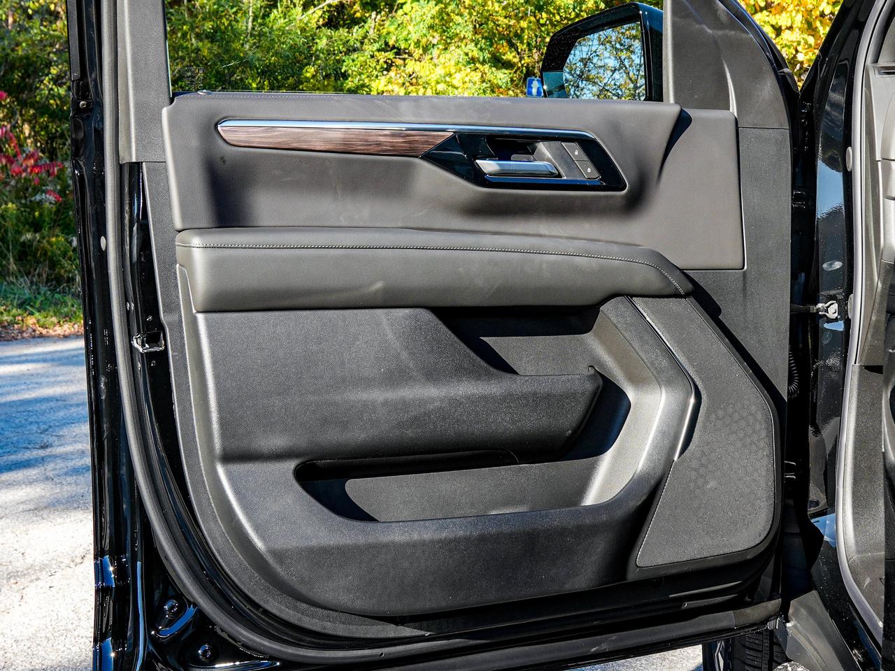 2027 Chevrolet Tahoe LS Photo