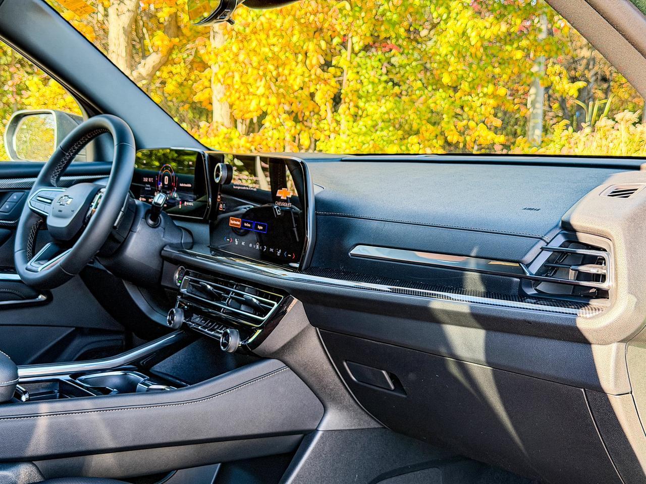 2027 Chevrolet Traverse Z71 Photo