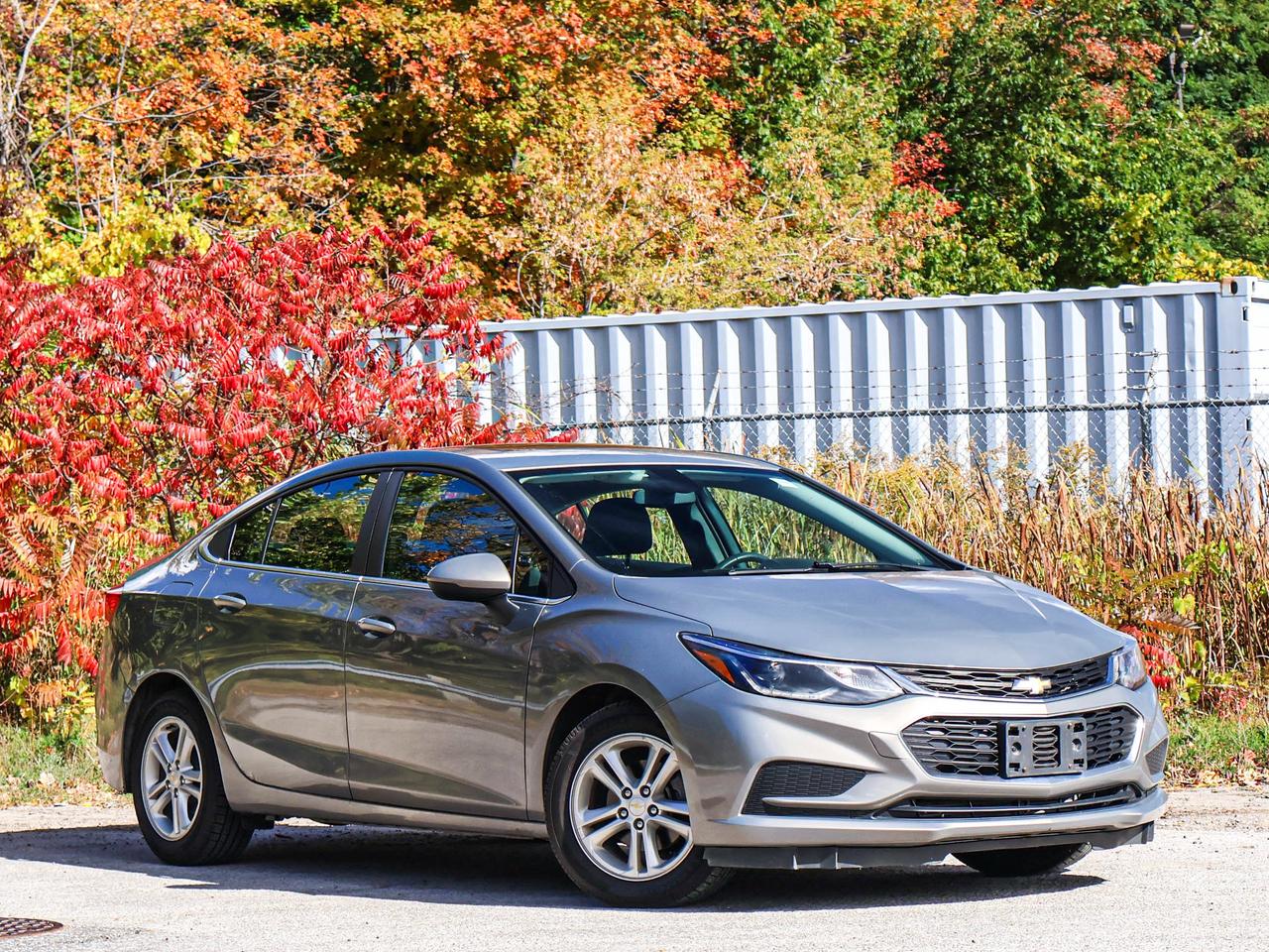 2018 Chevrolet Cruze LT Photo1