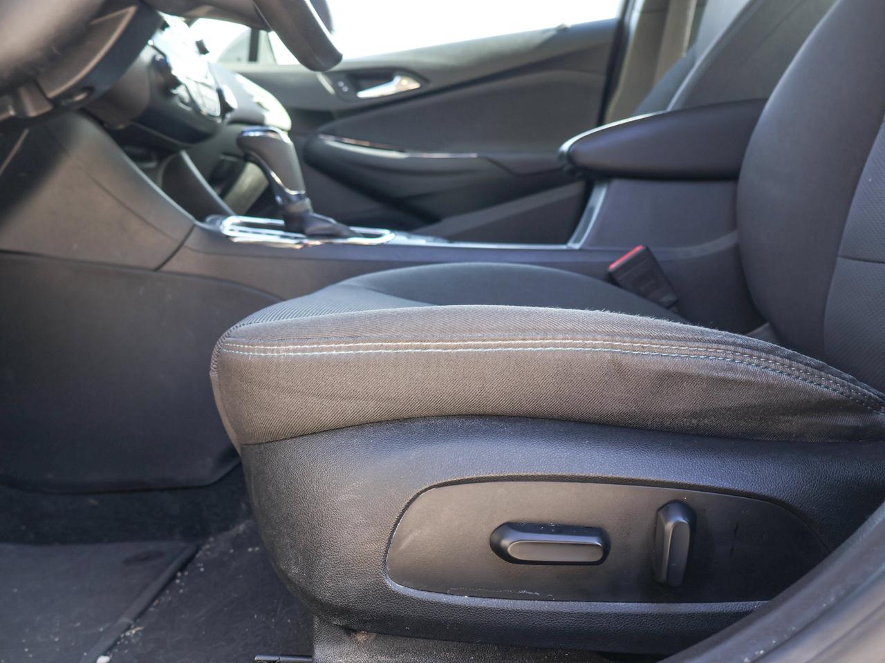 2018 Chevrolet Cruze LT Photo