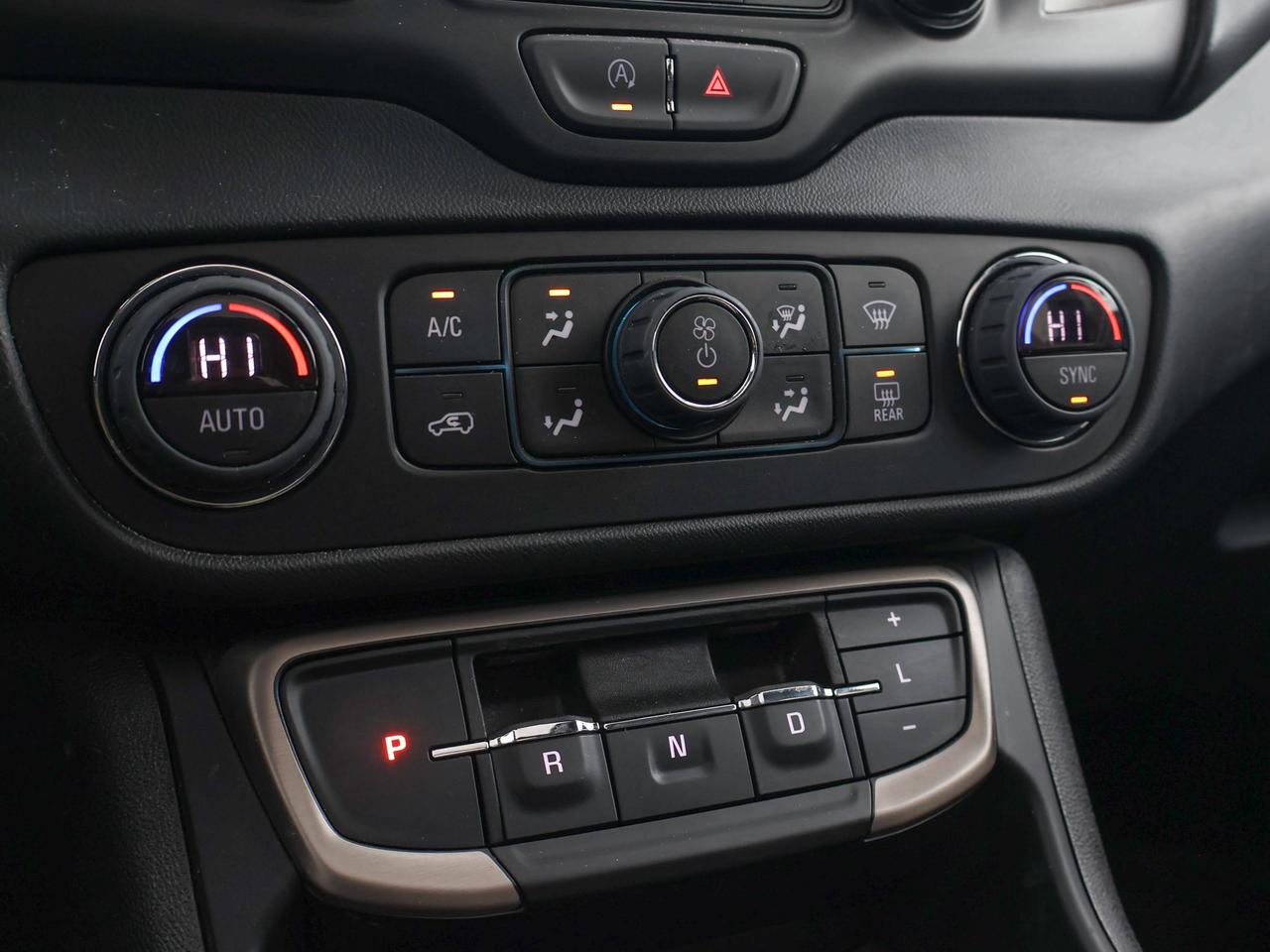 2024 GMC Terrain Denali Photo