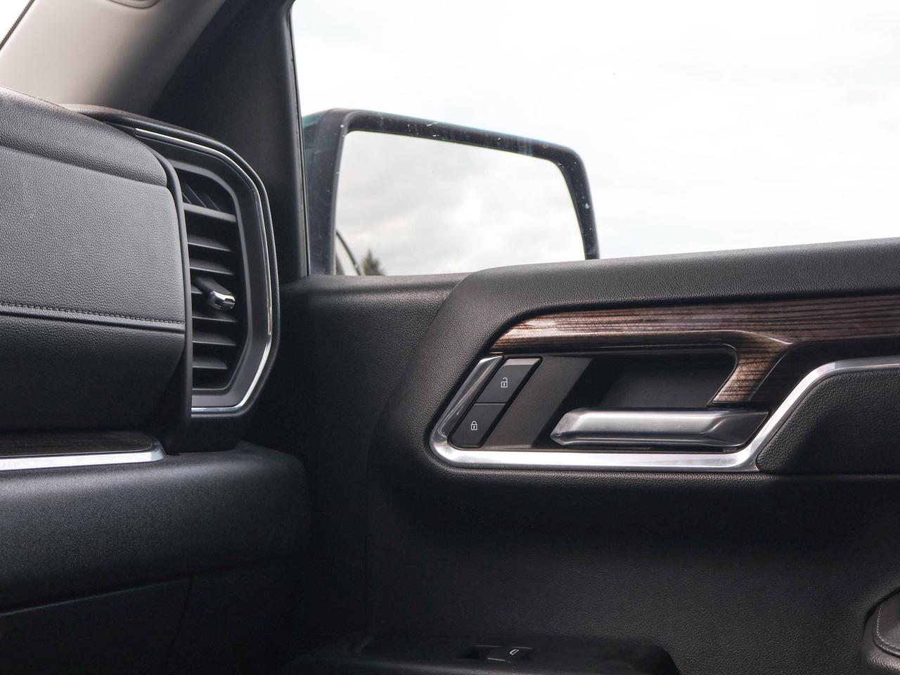 2024 Chevrolet Silverado 1500 LT Trail Boss Photo