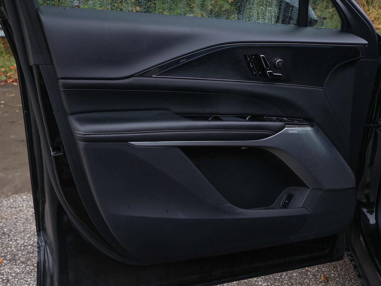 2024 Cadillac LYRIQ Sport Photo