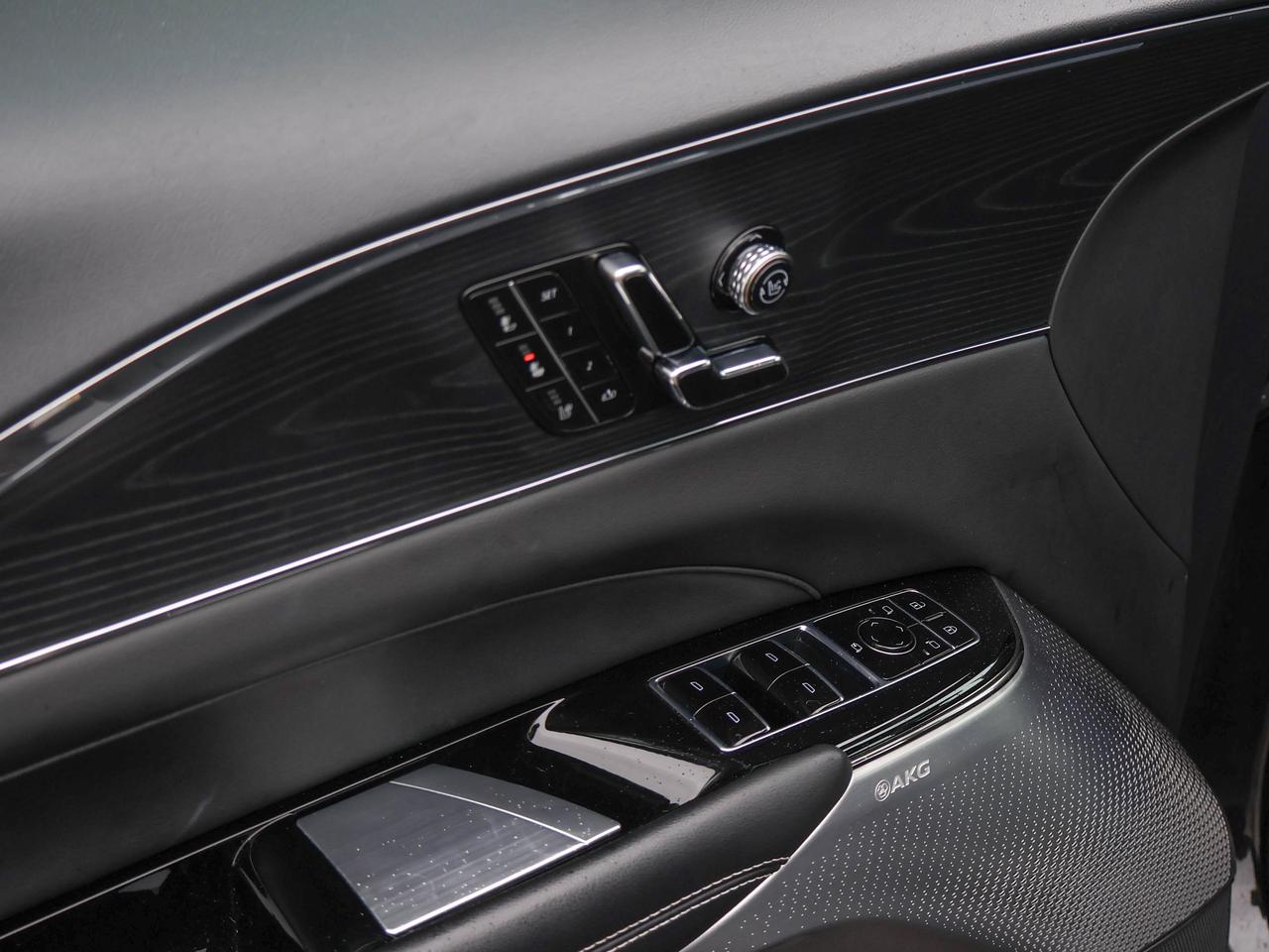 2024 Cadillac LYRIQ Sport Photo