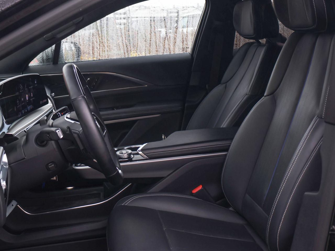 2024 Cadillac LYRIQ Sport Photo