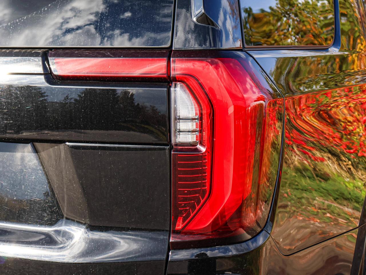 2025 GMC Yukon Denali Photo