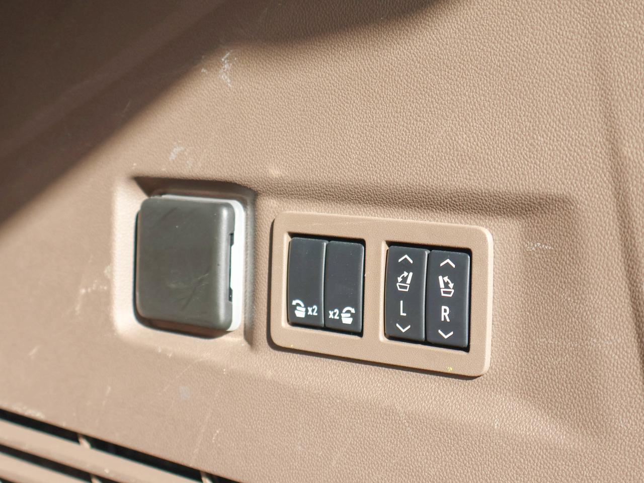 2025 GMC Yukon Denali Photo