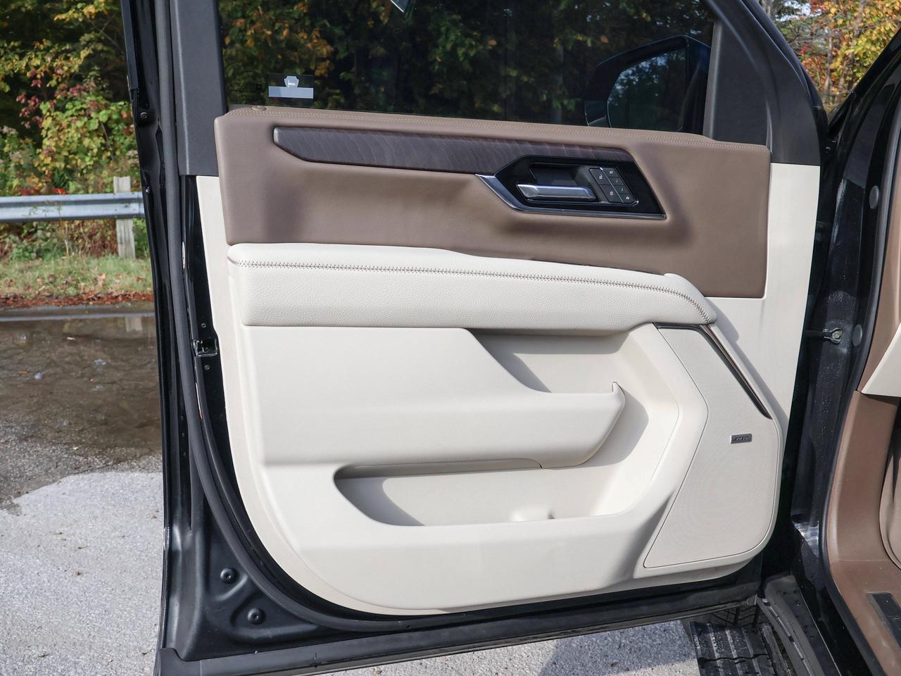 2025 GMC Yukon Denali Photo