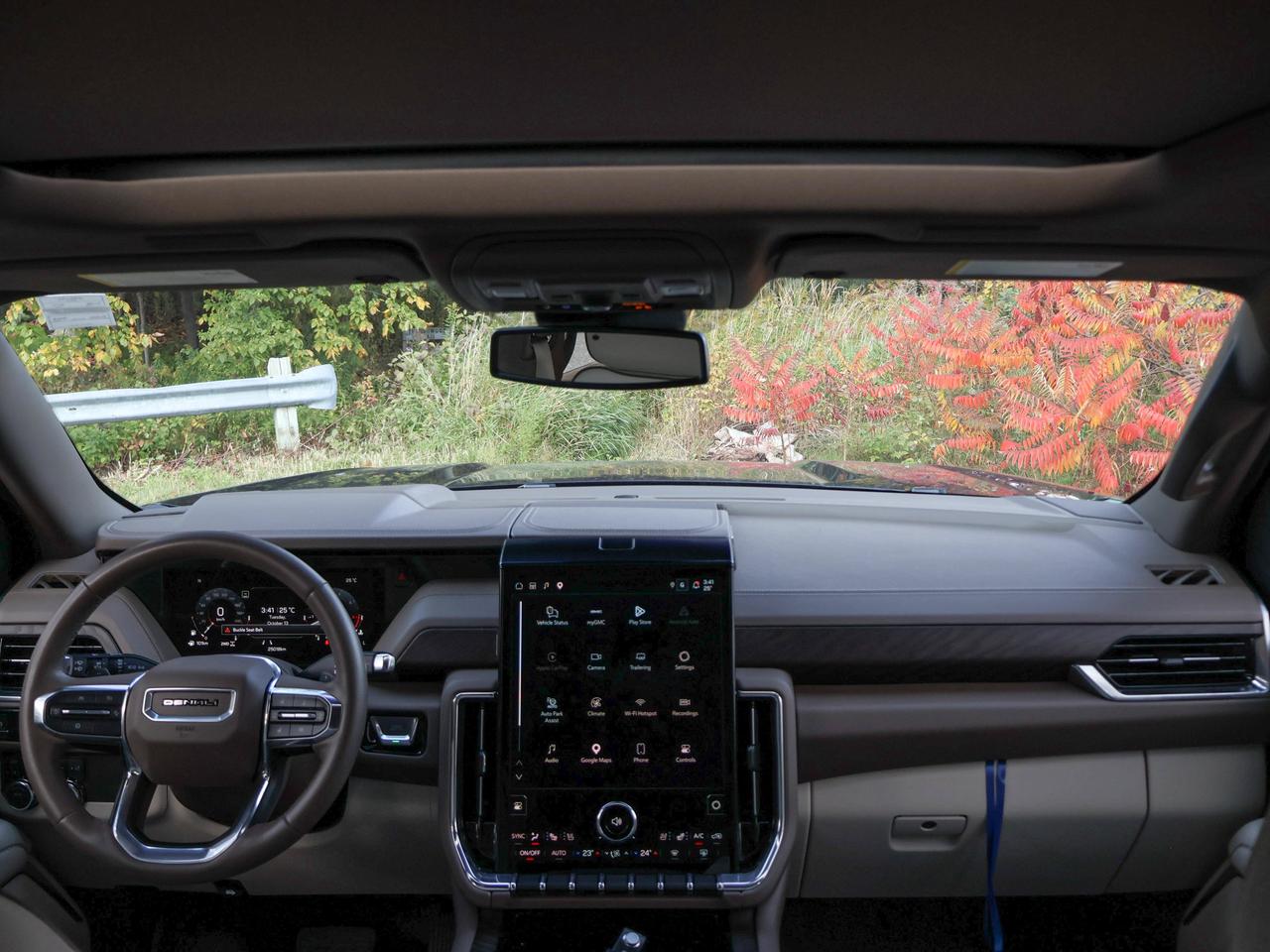 2025 GMC Yukon Denali Photo