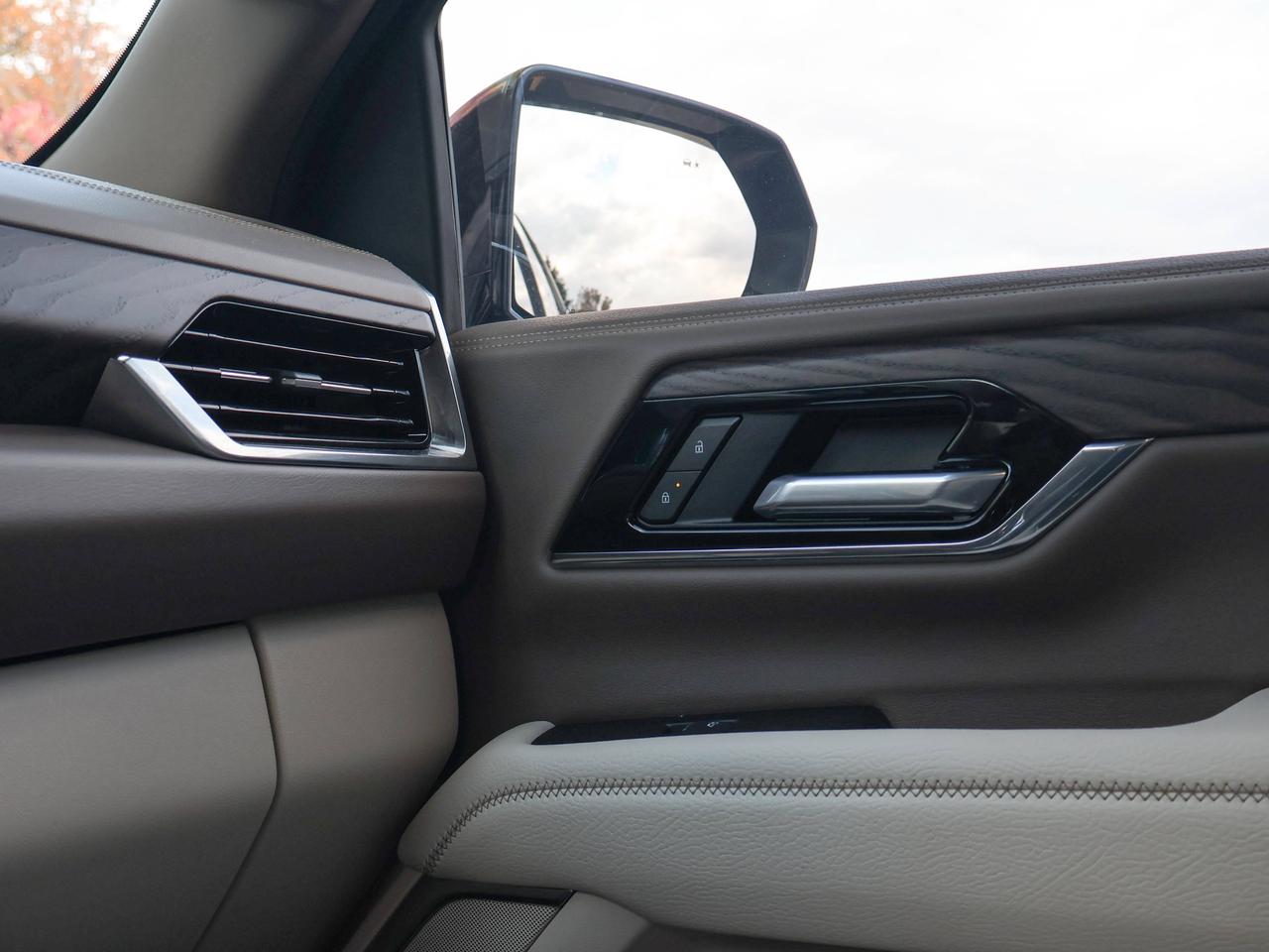 2025 GMC Yukon Denali Photo