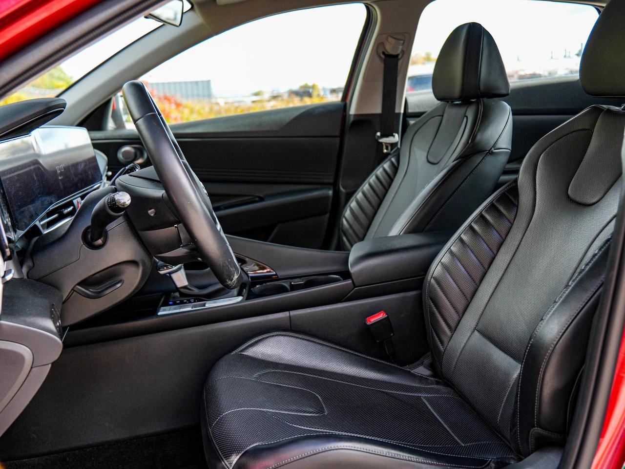 2023 Hyundai Elantra Luxury Photo