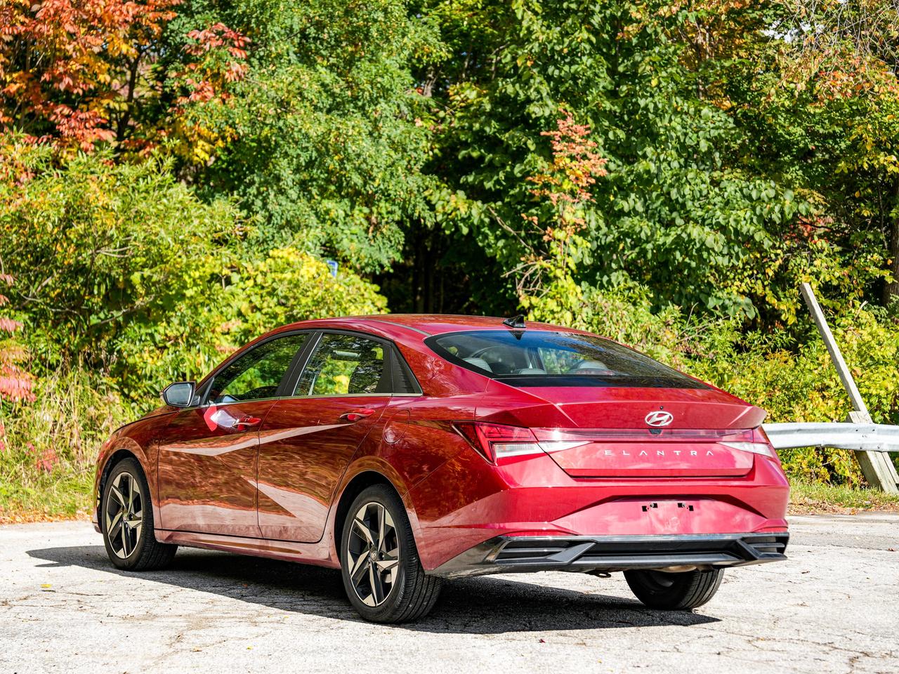 2023 Hyundai Elantra Luxury Photo