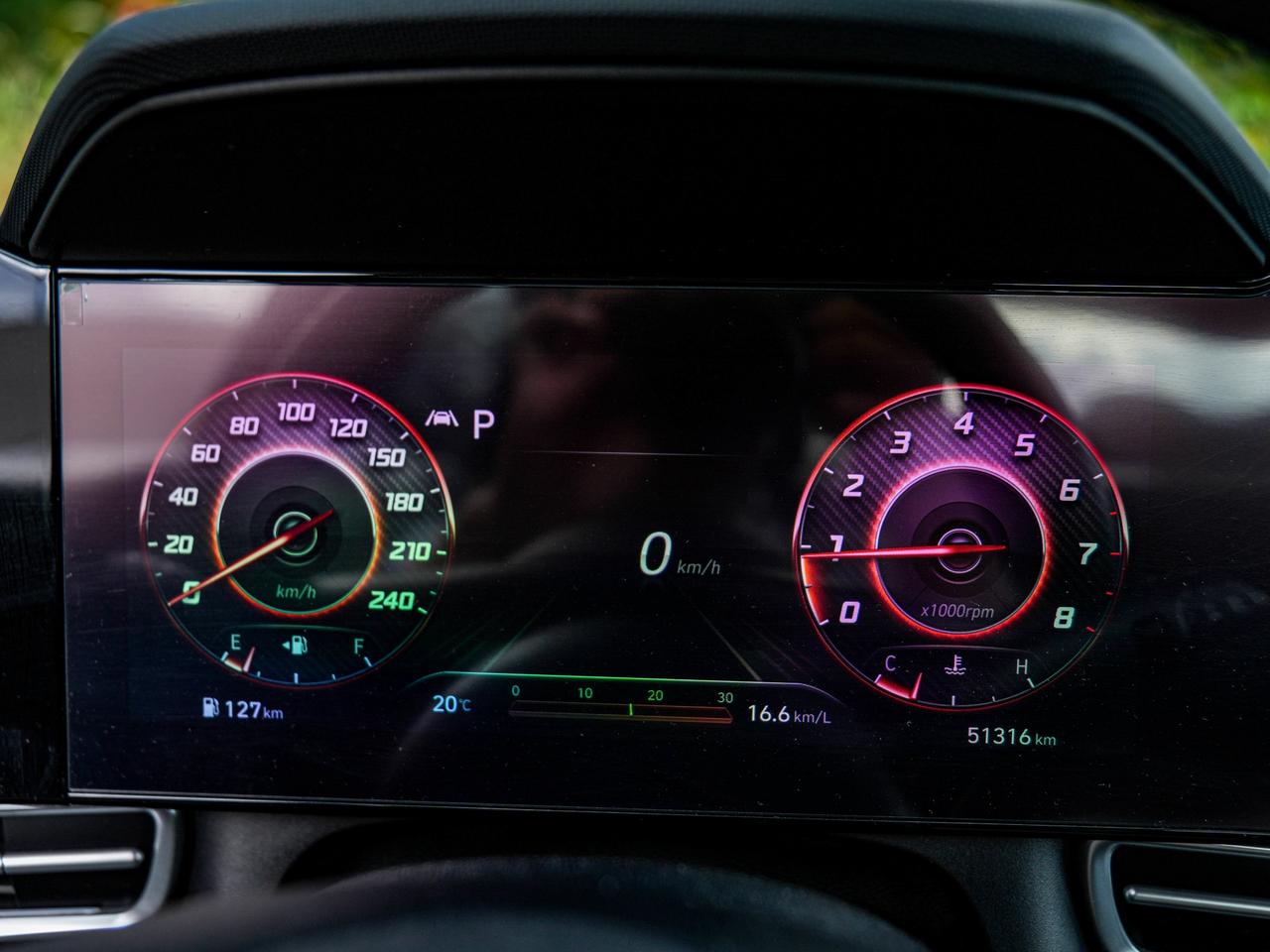 2023 Hyundai Elantra Luxury Photo
