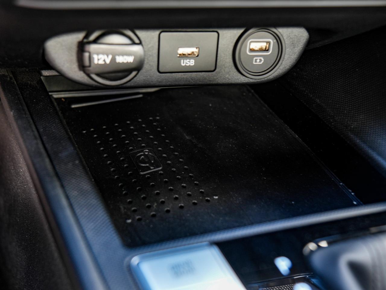 2023 Hyundai Elantra Luxury Photo