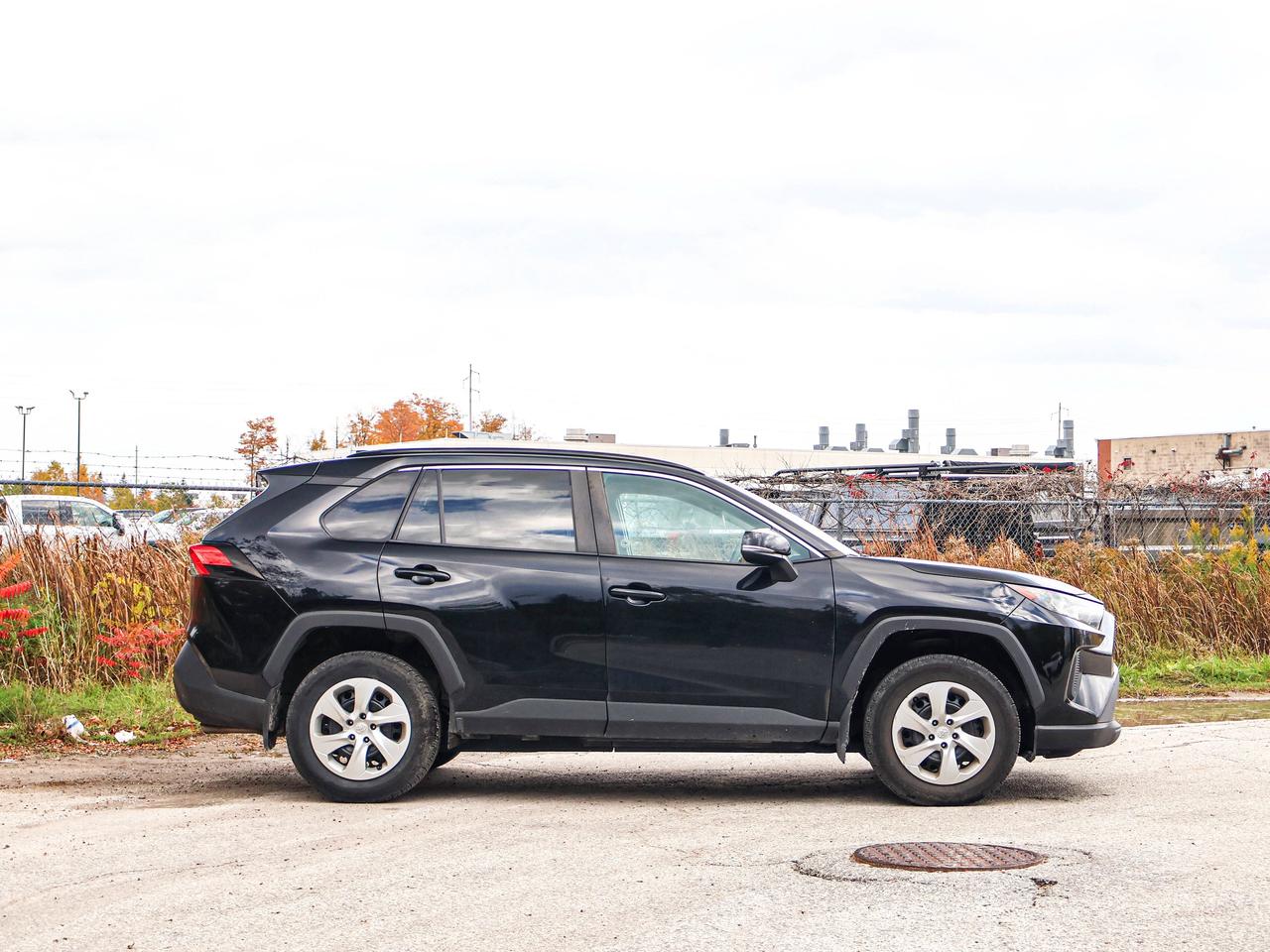 2020 Toyota RAV4 LE Photo