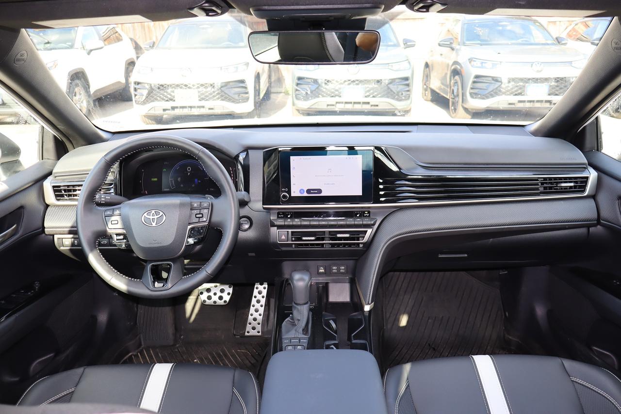 2026 Toyota Camry SE Hybrid Photo