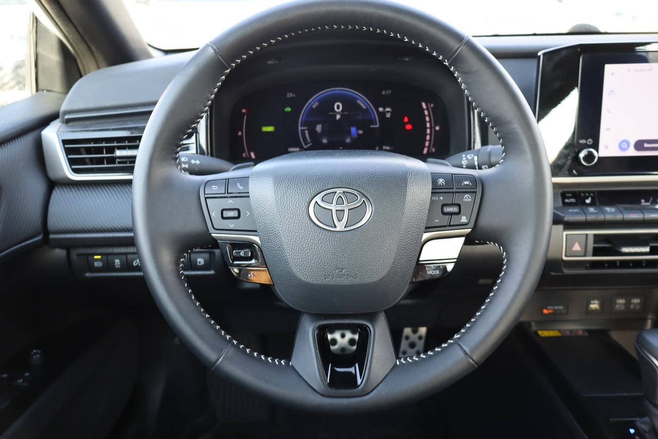 2026 Toyota Camry SE Hybrid Photo