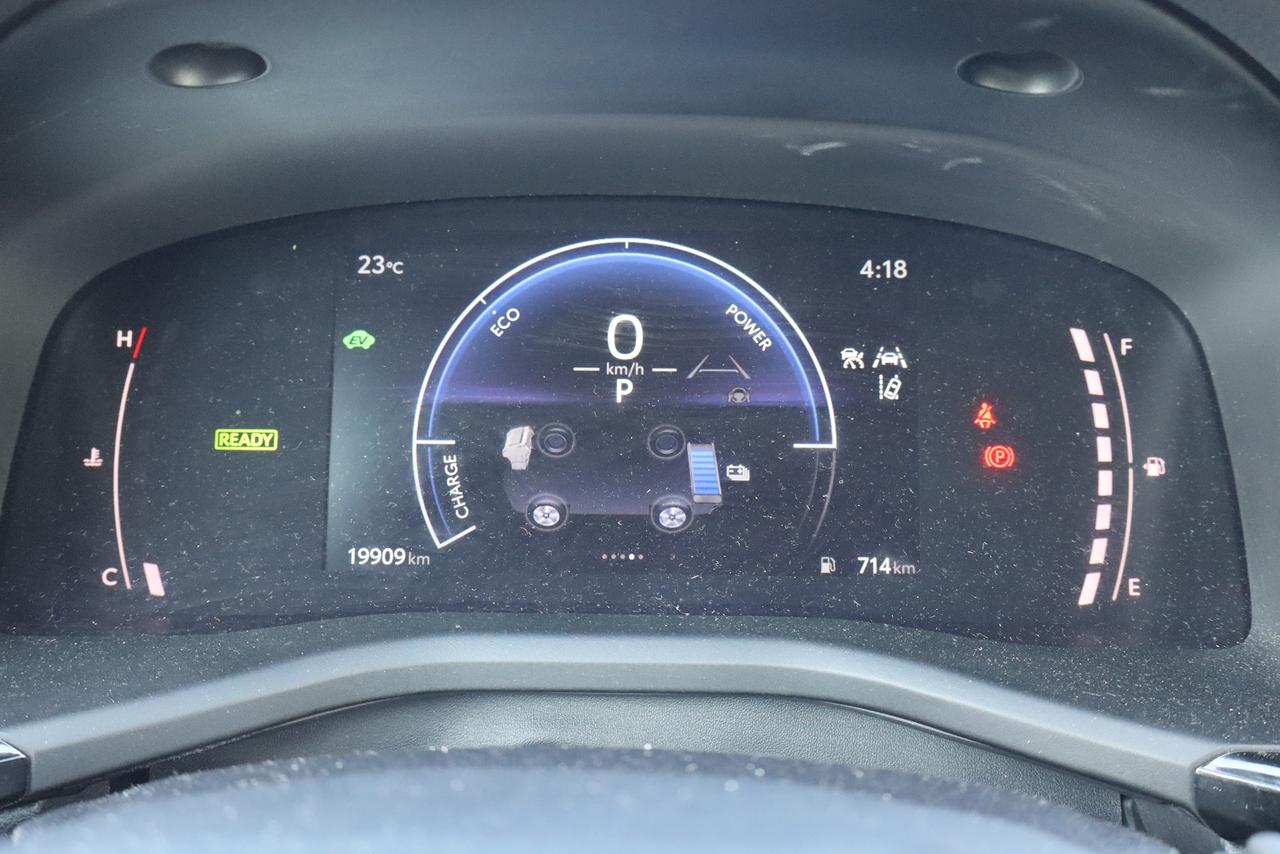 2026 Toyota Camry SE Hybrid Photo