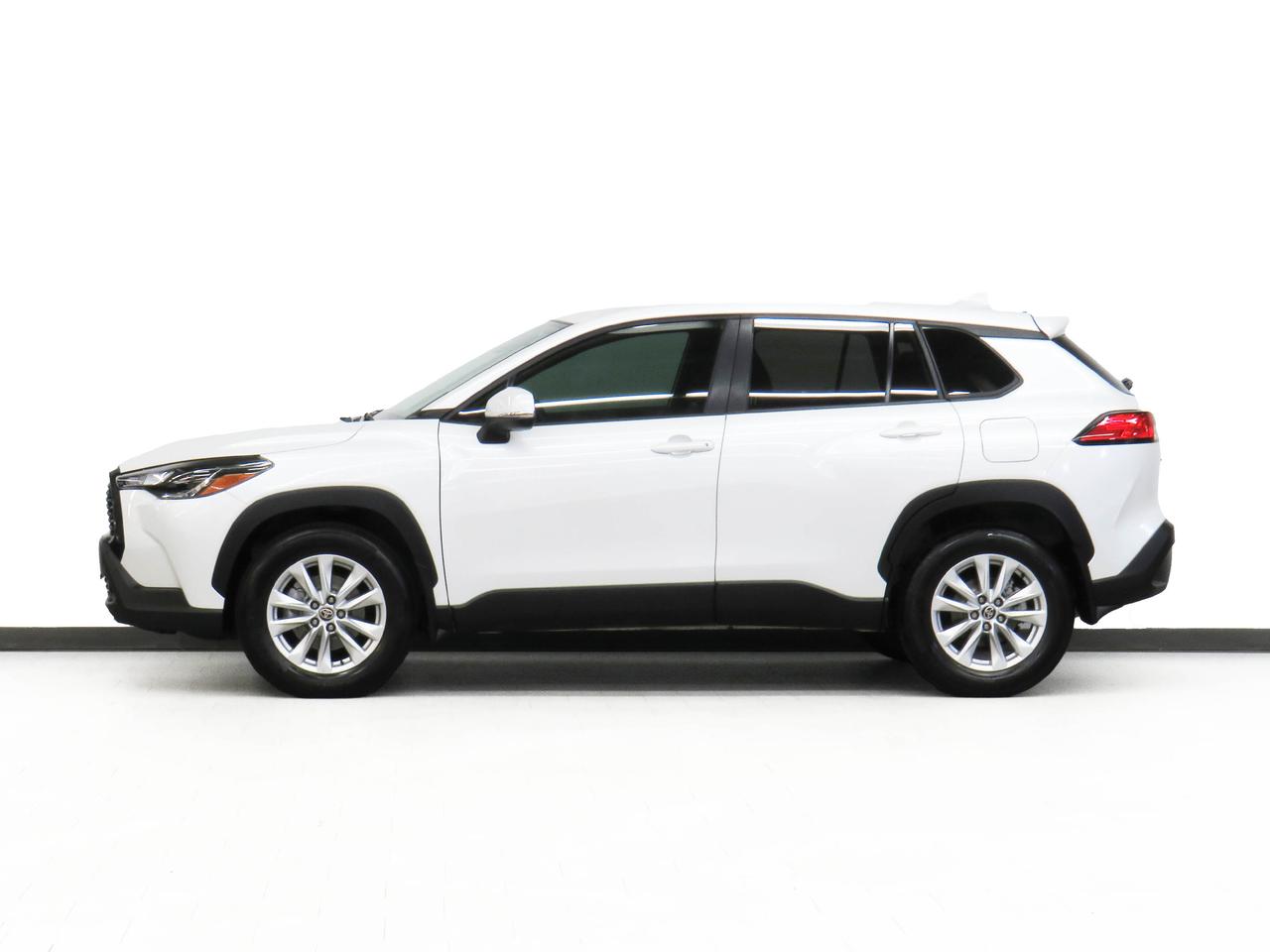 2022 Toyota Corolla Cross LE AWD | Sunroof | Heated Seats | BSM | CarPlay