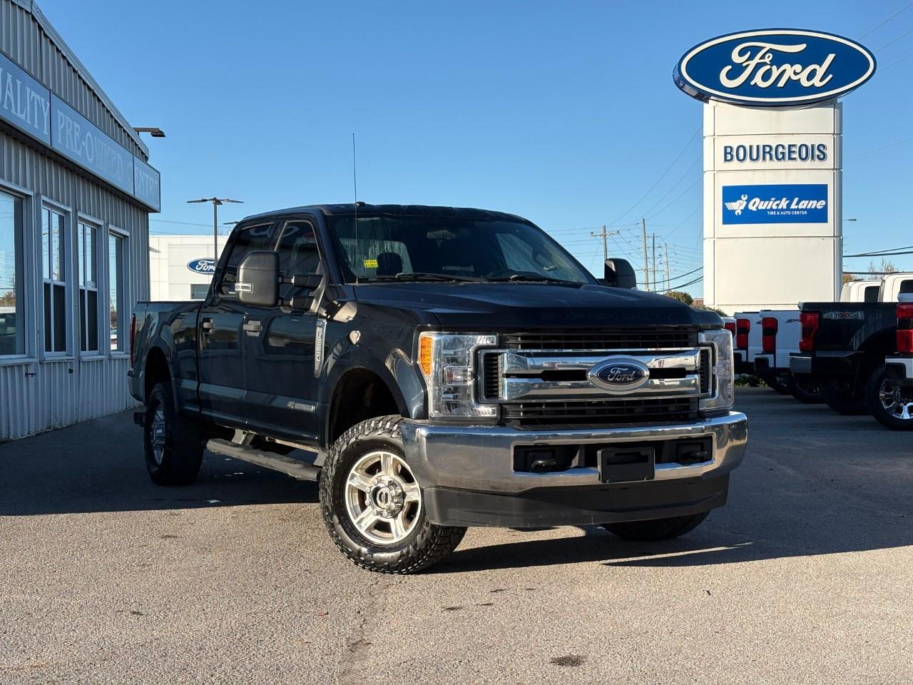 2017 Ford F-350 Super Duty SRW XLT 4WD CREW CAB 6.75' BOX Photo0