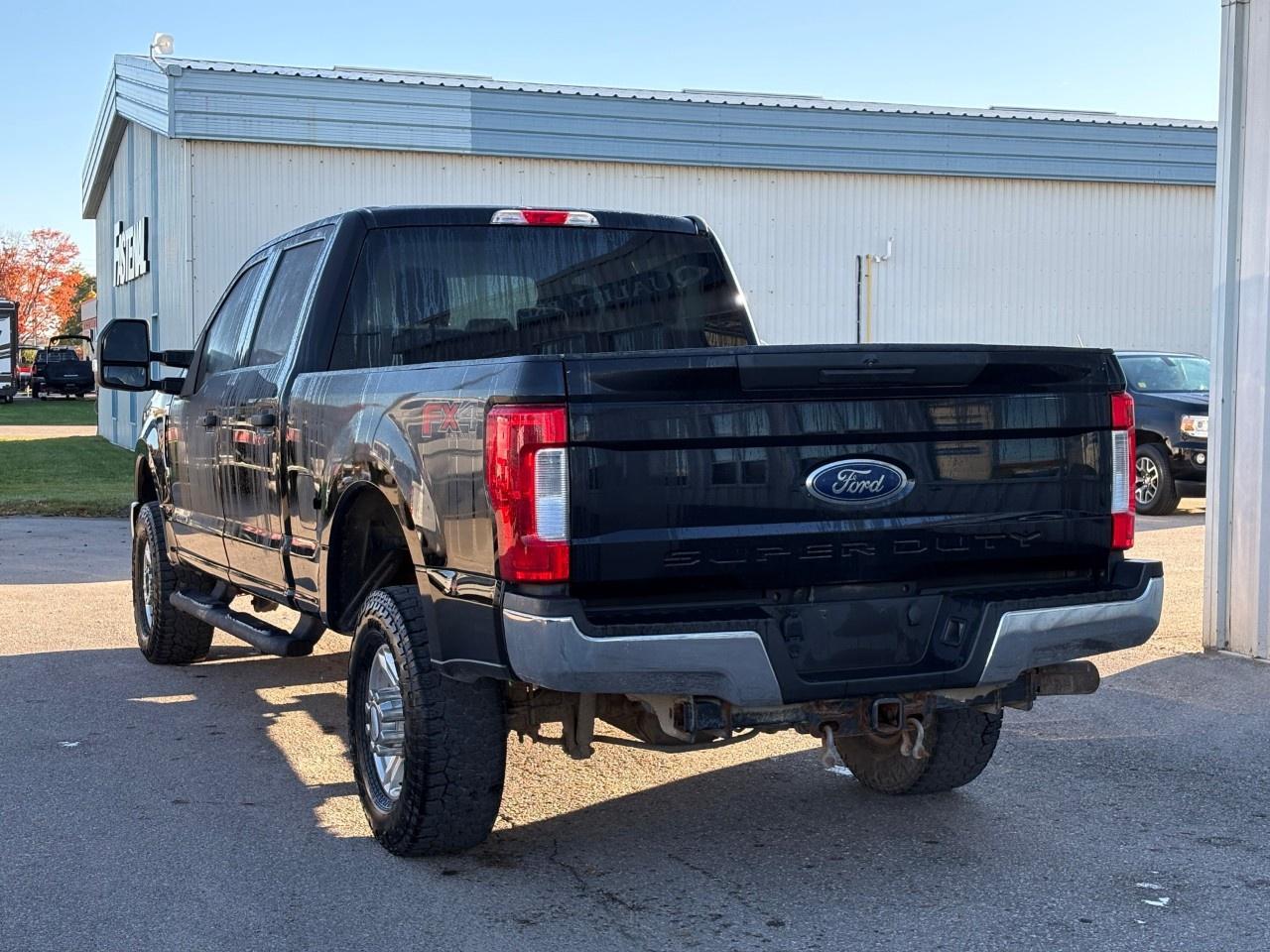 2017 Ford F-350 Super Duty SRW XLT 4WD CREW CAB 6.75' BOX Photo