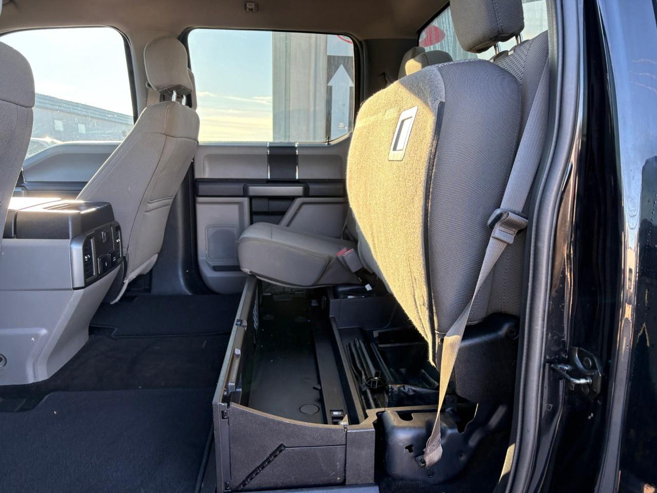 2017 Ford F-350 Super Duty SRW XLT 4WD CREW CAB 6.75' BOX Photo