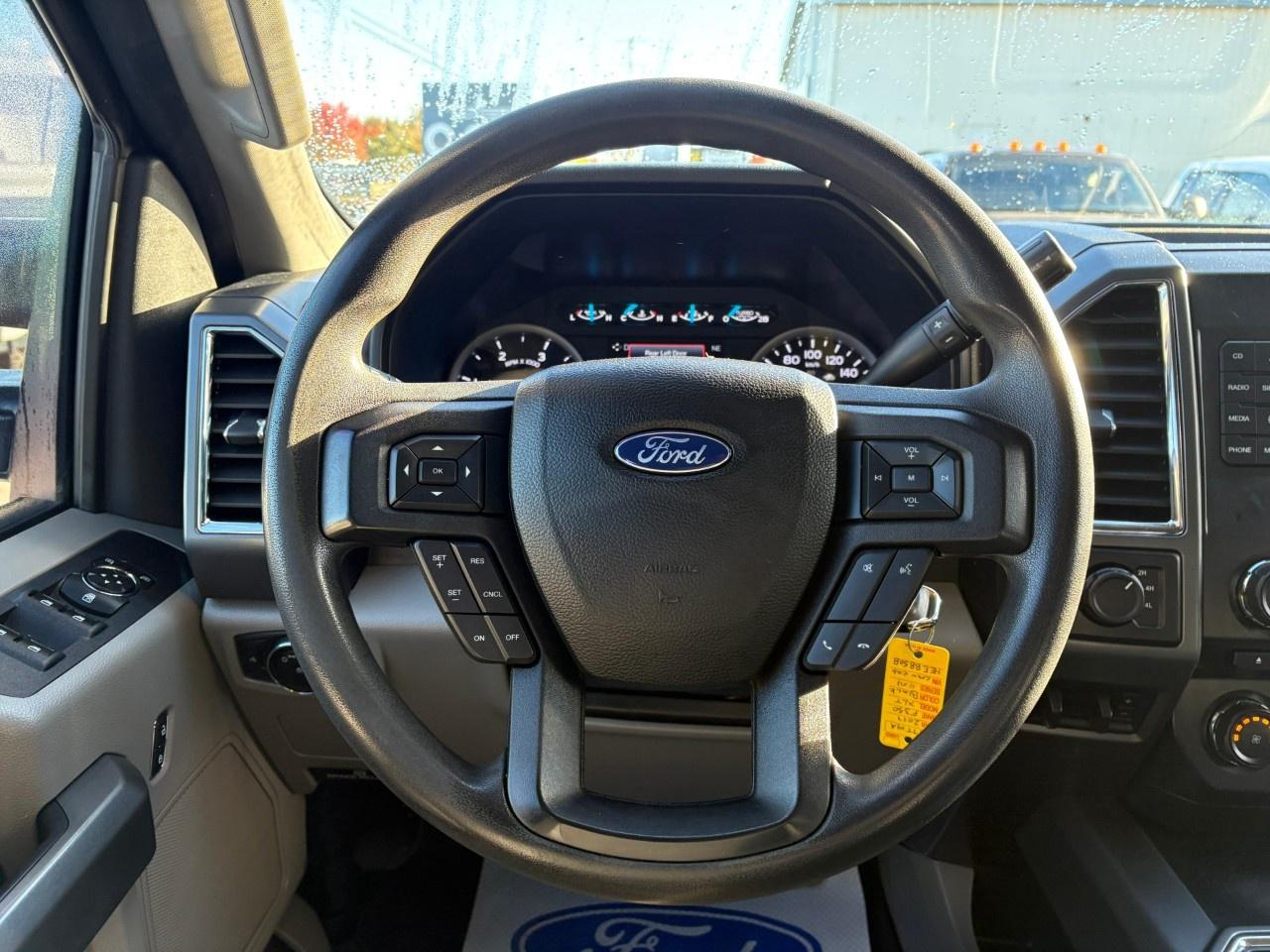 2017 Ford F-350 Super Duty SRW XLT 4WD CREW CAB 6.75' BOX Photo