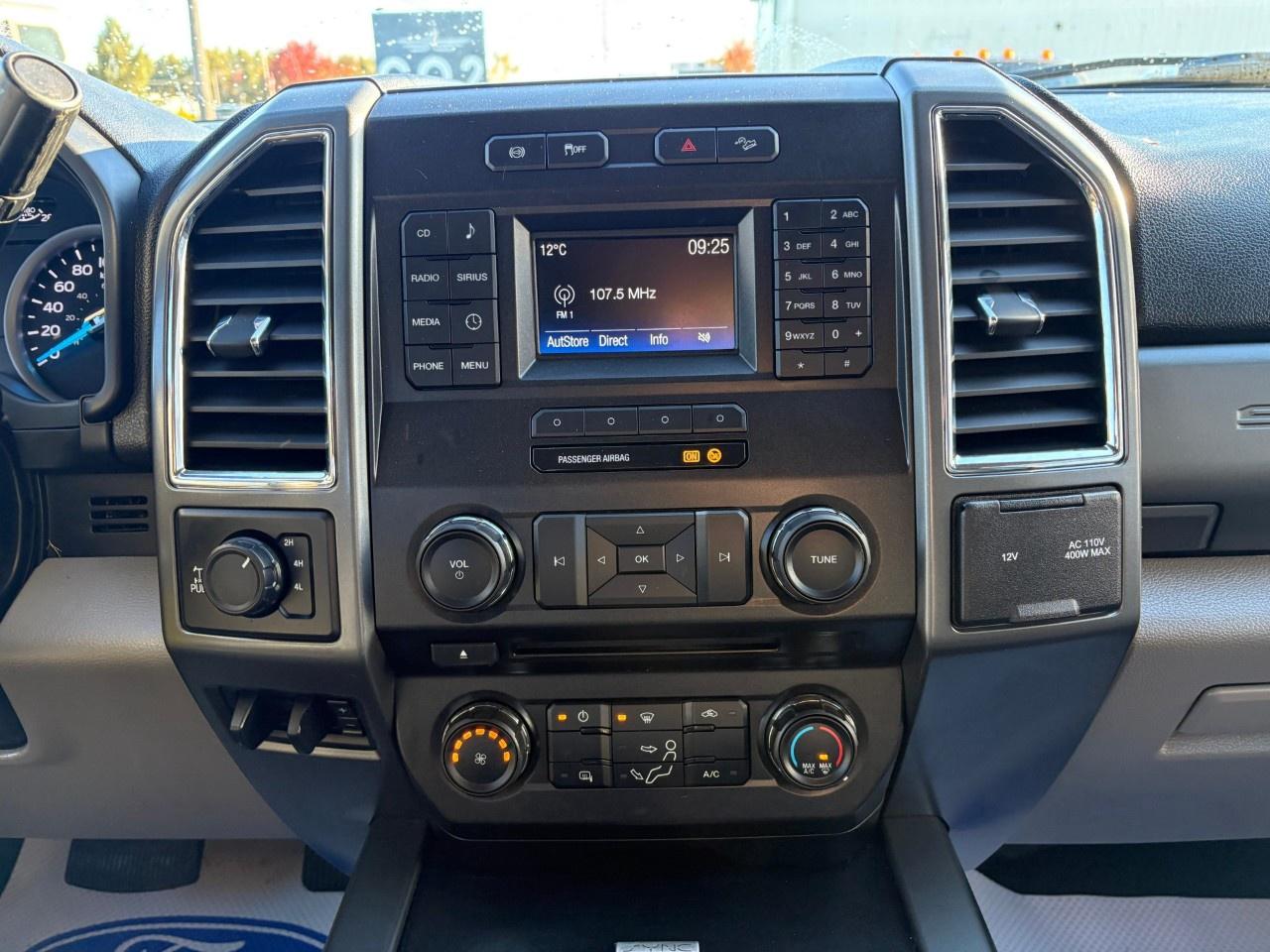 2017 Ford F-350 Super Duty SRW XLT 4WD CREW CAB 6.75' BOX Photo