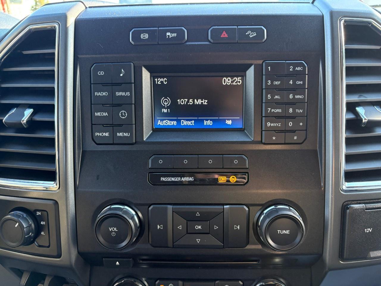 2017 Ford F-350 Super Duty SRW XLT 4WD CREW CAB 6.75' BOX Photo