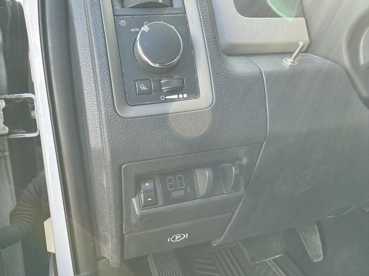 2011 RAM 2500 ST 4WD  CREW CAB - Photo #12