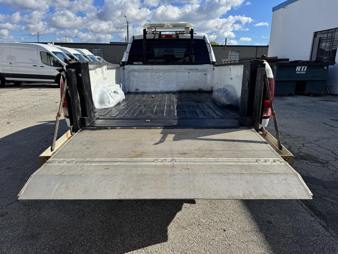 2011 RAM 2500 ST 4WD  CREW CAB Photo