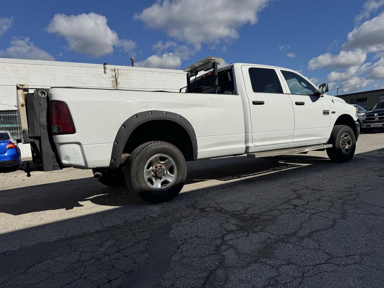 2011 RAM 2500 ST 4WD  CREW CAB Photo