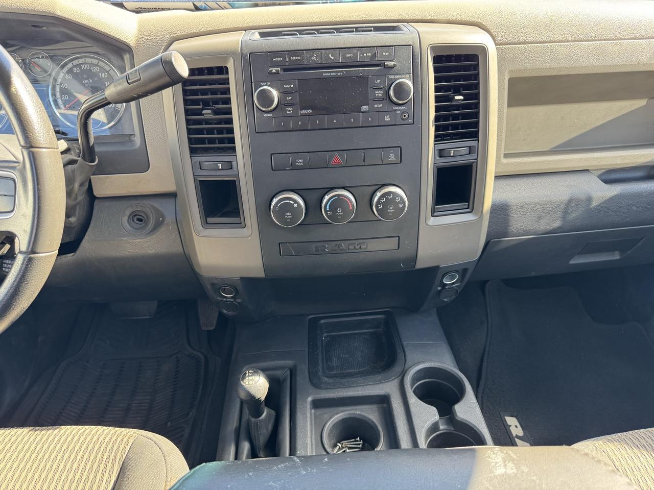 2011 RAM 2500 ST 4WD  CREW CAB - Photo #14