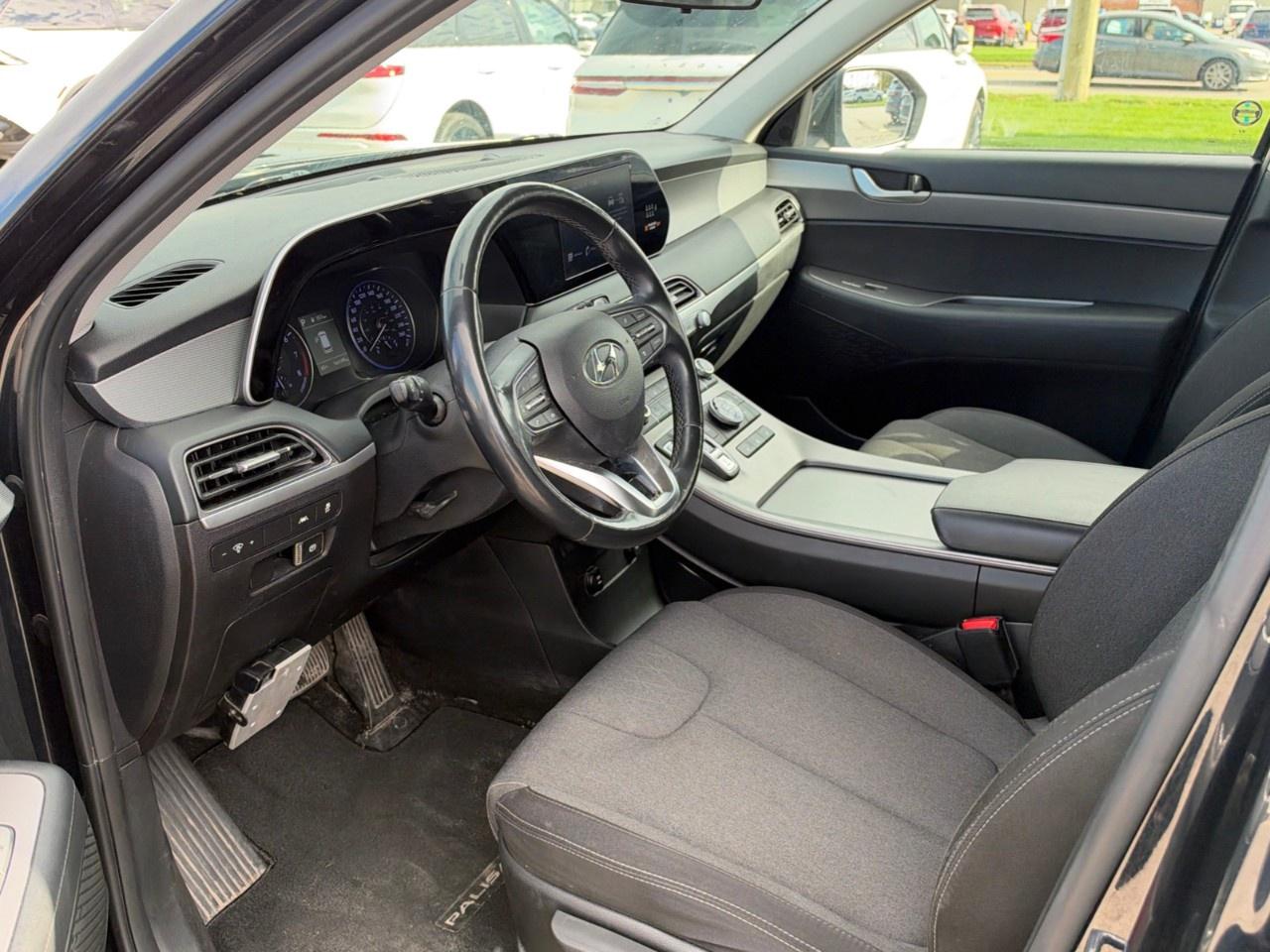 2022 Hyundai PALISADE Essential 8-Passenger AWD Photo