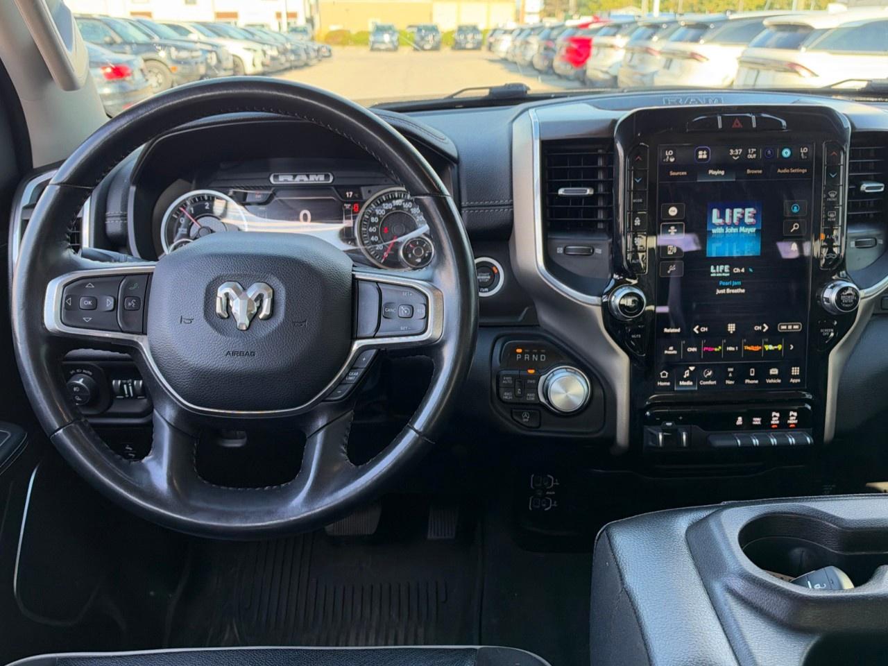 2022 RAM 1500 Laramie 4x4 Crew Cab 5'7" Box Photo4