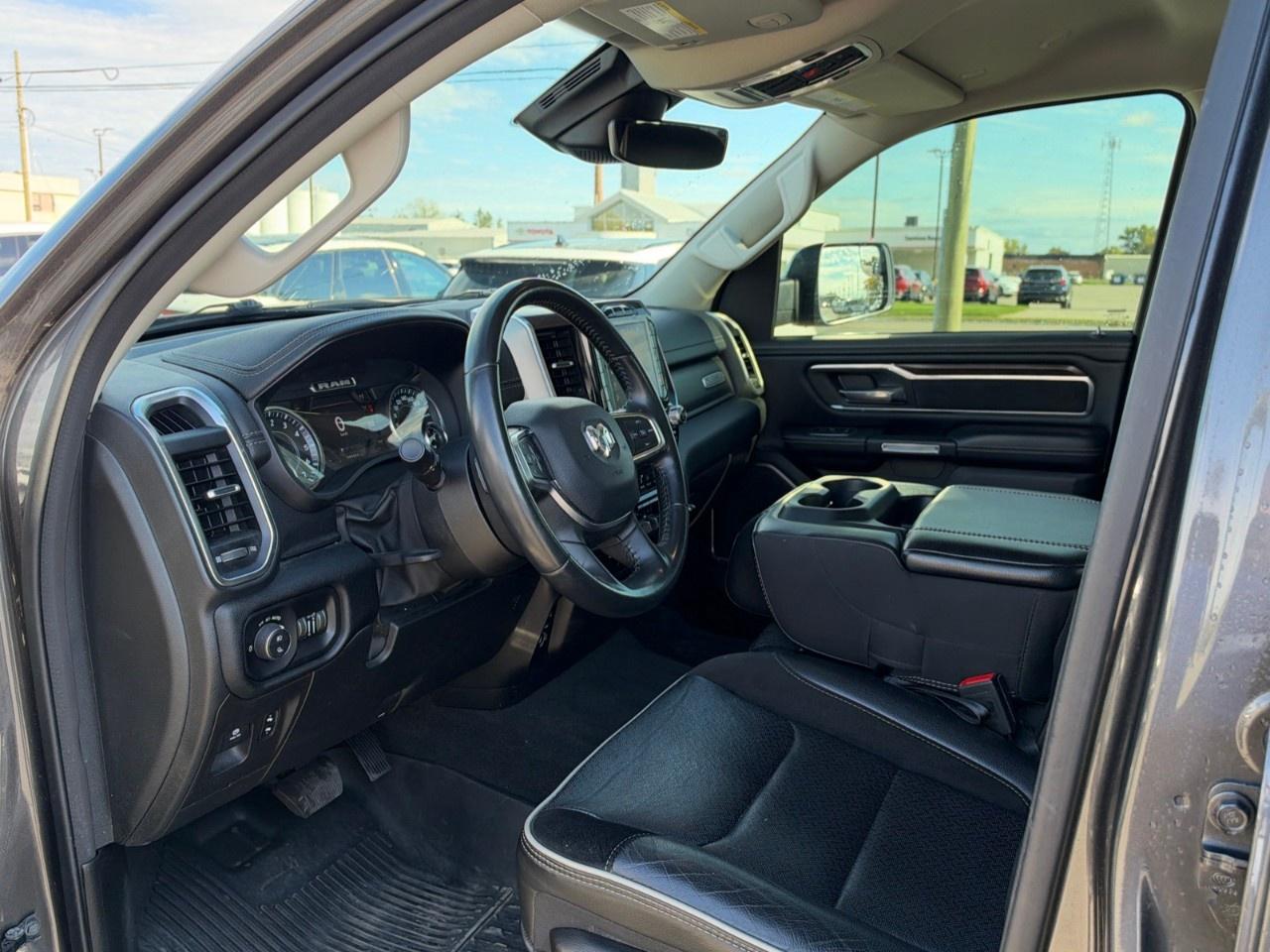 2022 RAM 1500 Laramie 4x4 Crew Cab 5'7" Box Photo3