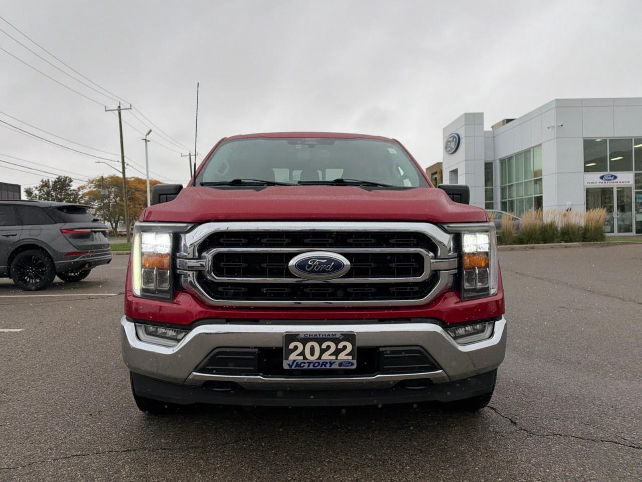 2022 Ford F-150 XLT 4WD SuperCrew 5.5' Box Photo5