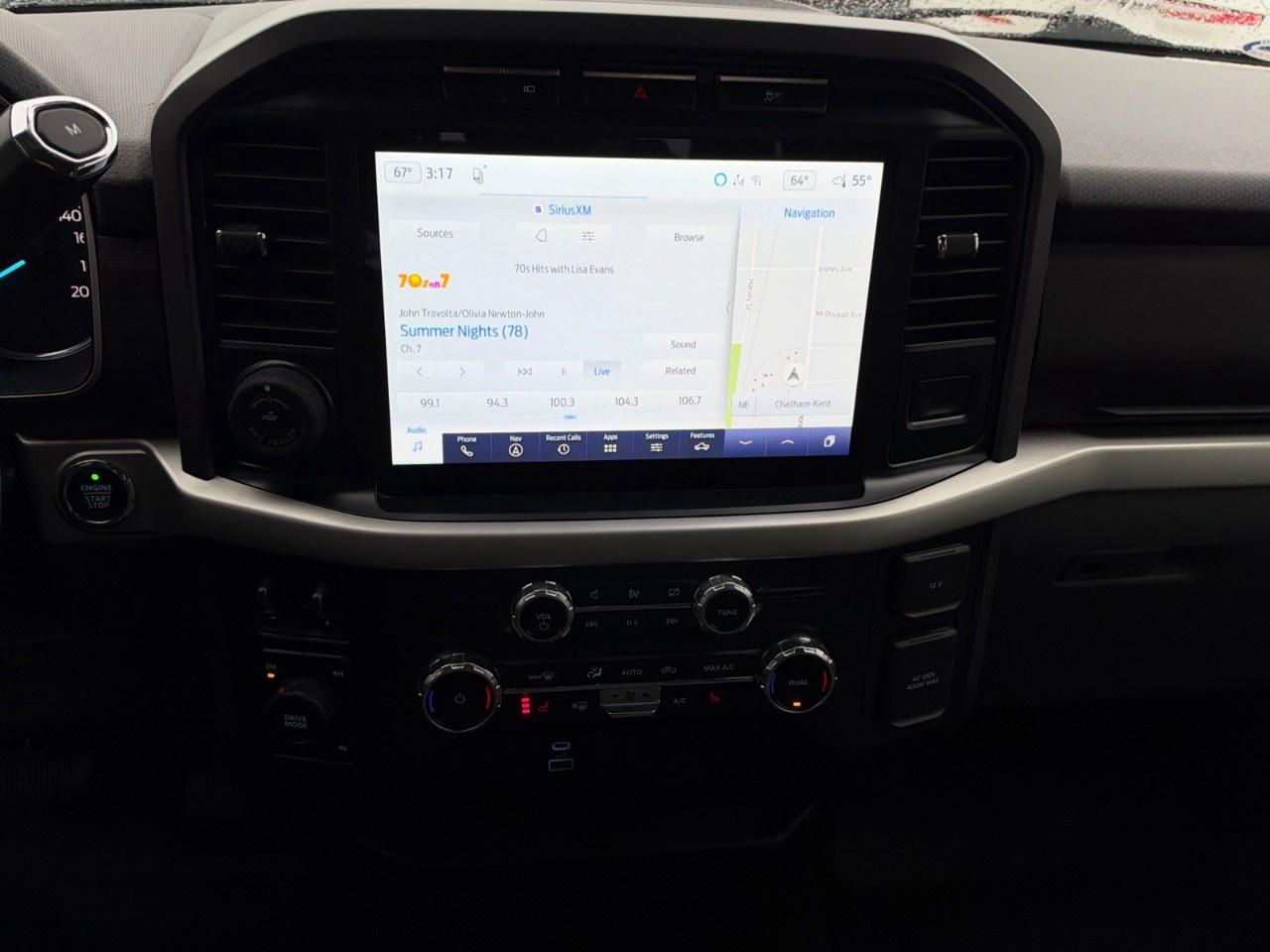 2022 Ford F-150 XLT 4WD SuperCrew 5.5' Box Photo