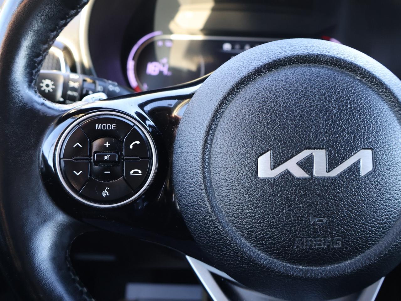 2022 Kia Soul EV LIMITED *ACCIDENT FREE* CAMERA NAV BLUETOOTH LEATHER HEATED SEATS SUNROOF CRUISE ALLOYS Photo