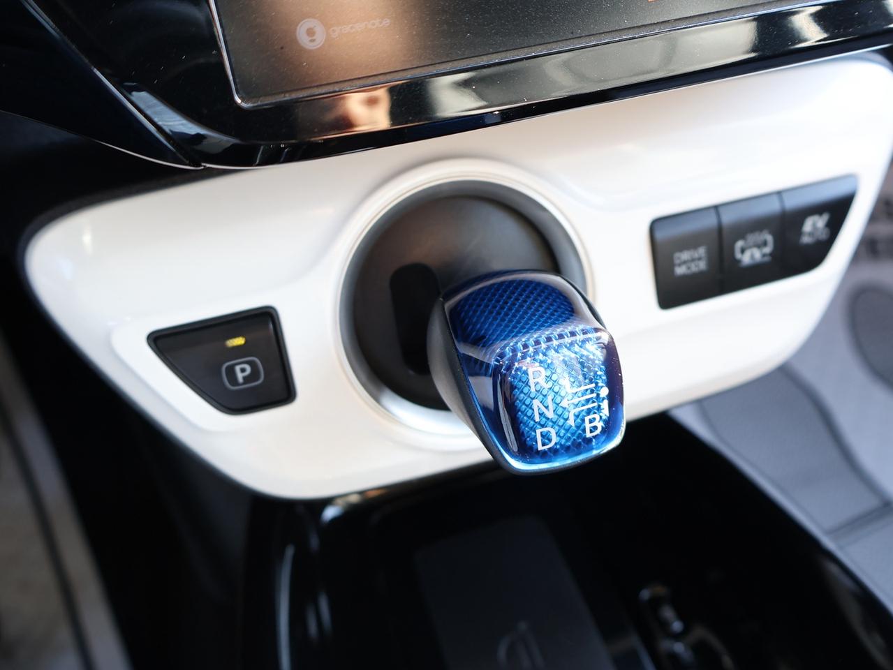 2018 Toyota Prius Prime PLUG-IN HYBRID CERTIFIED *ACCIDENT FREE* CAMERA NAV BLUETOOTH LEATHER HEATED SEATS CRUISE ALLOYS Photo