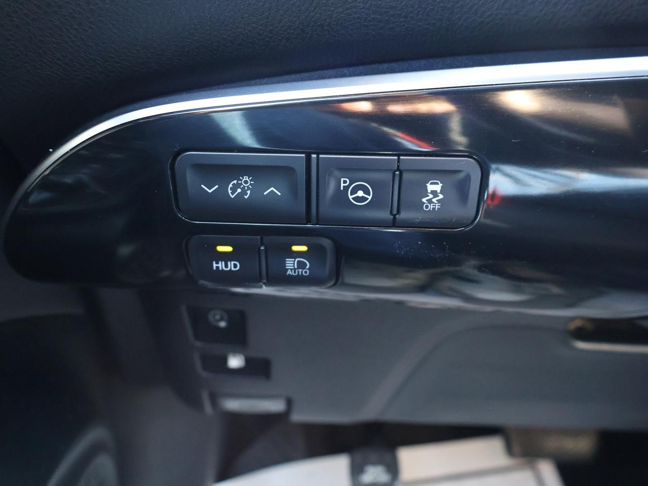 2018 Toyota Prius Prime PLUG-IN HYBRID CERTIFIED *ACCIDENT FREE* CAMERA NAV BLUETOOTH LEATHER HEATED SEATS CRUISE ALLOYS Photo
