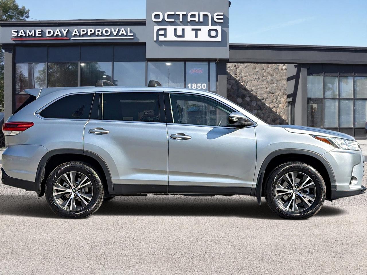 2019 Toyota Highlander Awd Le Photo3