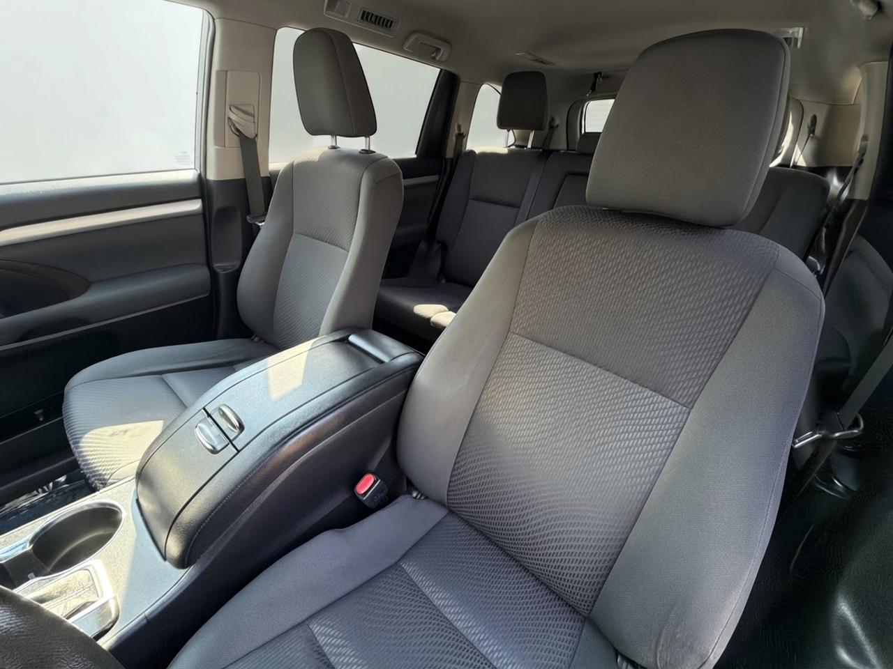 2019 Toyota Highlander Awd Le Photo