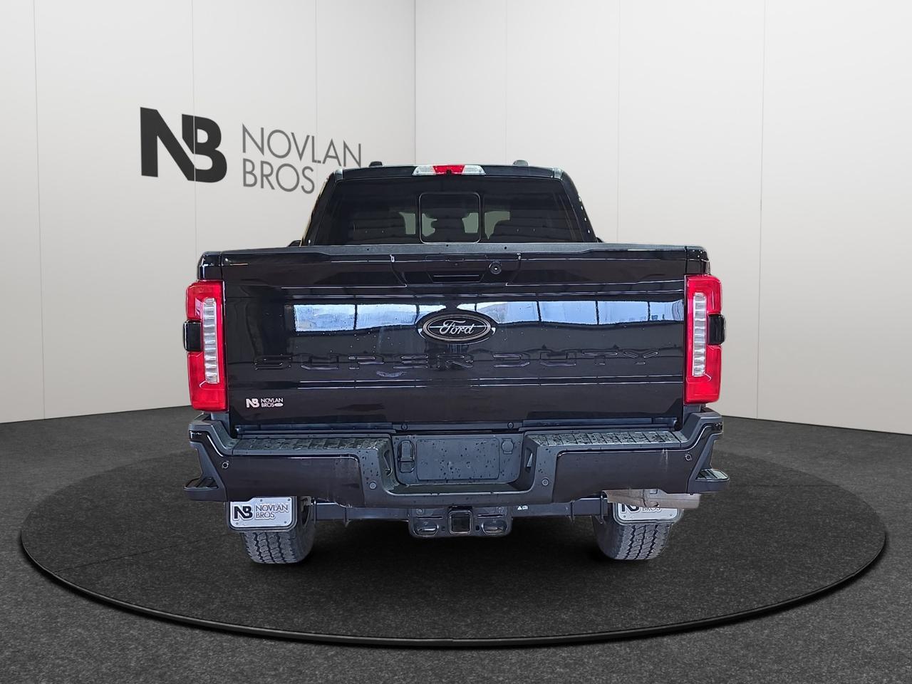 2024 Ford F-350 Super Duty SRW Lariat Photo3