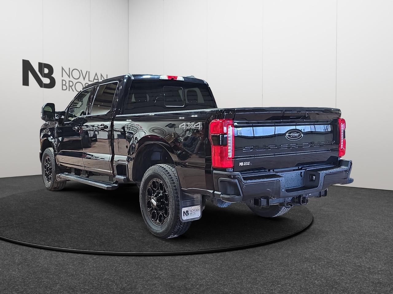 2024 Ford F-350 Super Duty SRW Lariat Photo2