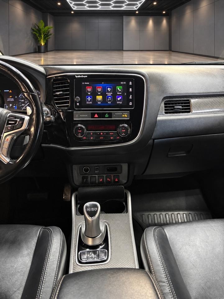 2019 Mitsubishi Outlander Phev SEL S-AWC EV Plug-in HYBRID Photo