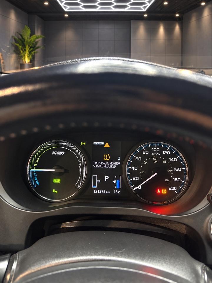 2019 Mitsubishi Outlander Phev SEL S-AWC EV Plug-in HYBRID Photo