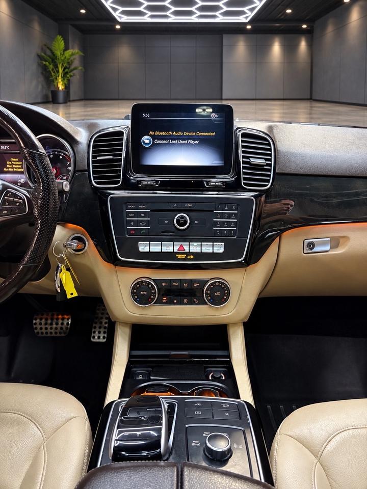 2018 Mercedes-Benz GLE-Class GLE 400 4MATIC SUV Photo