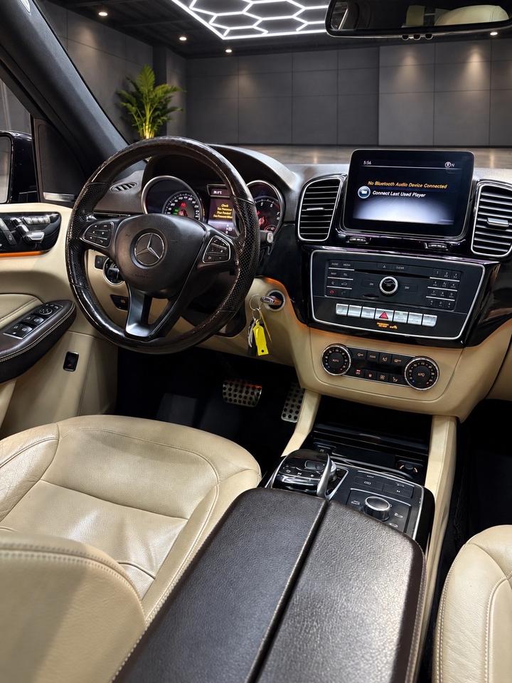 2018 Mercedes-Benz GLE-Class GLE 400 4MATIC SUV Photo